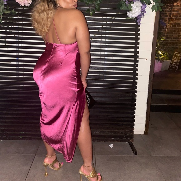 Pink satin high split dress - Picture 4 of 4